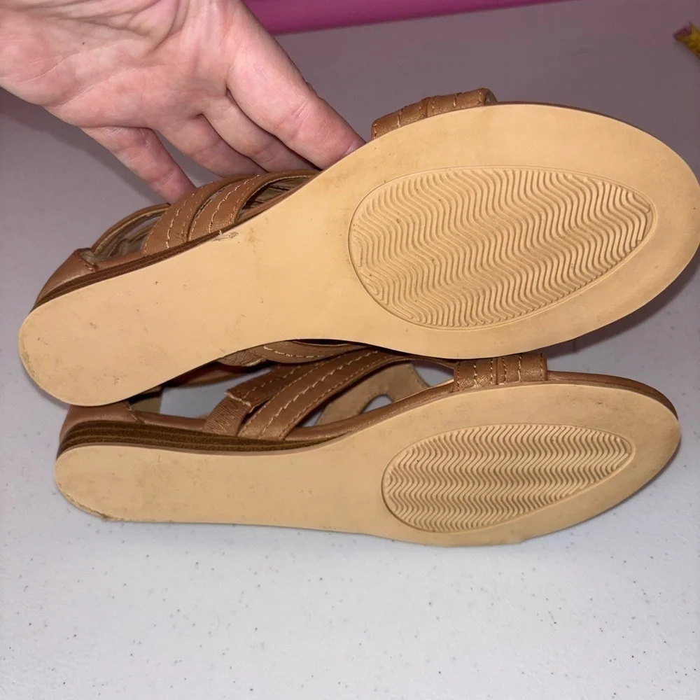 Comfortview Tan Sandals with Intricate Cut-Outs and Zipper